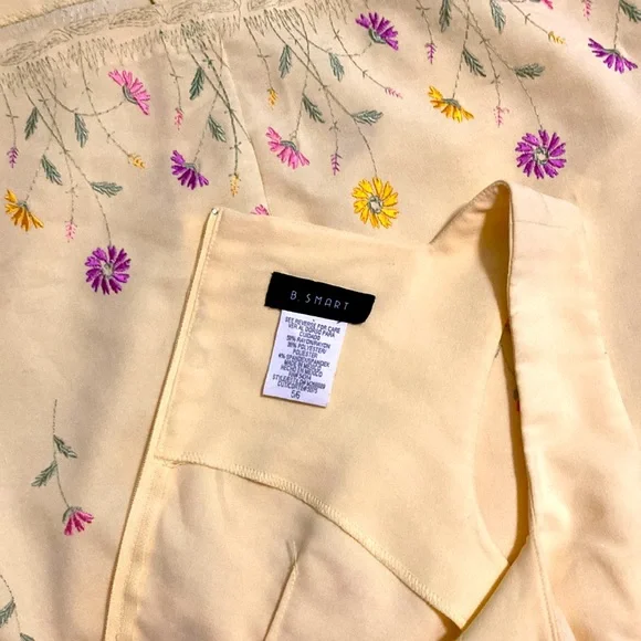 B Smart embroidered midi dress size 5/6 - Picture 4 of 7